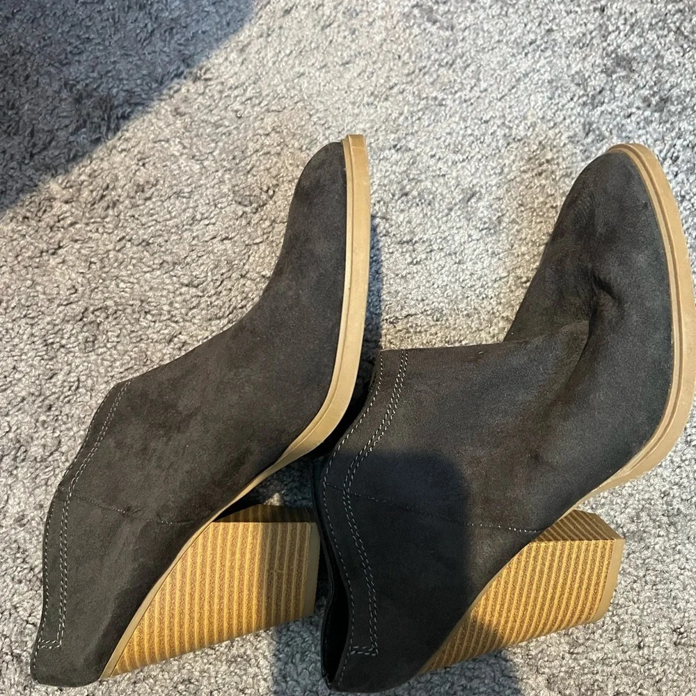 Grey Booties - Picture 3 of 3